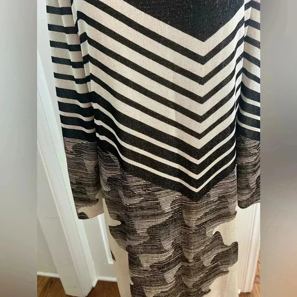 Travilla patterned metallic long sleeved maxi dress abstract chevron stripes - Picture 5 of 11